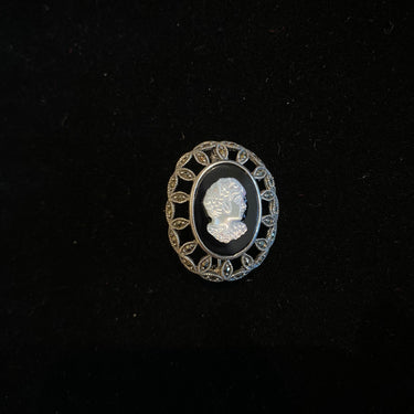 Alida – handcrafted 92.5 sterling silver brooch by My Motifs