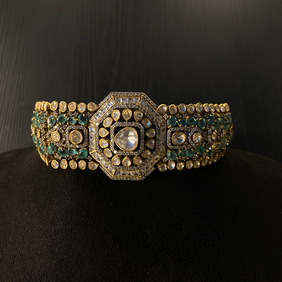 Anjth – silver necklace with kundan – My Motifs