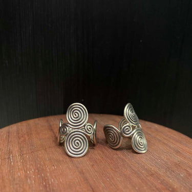 Shai – handcrafted 92.5 sterling silver toe ring by My Motifs
