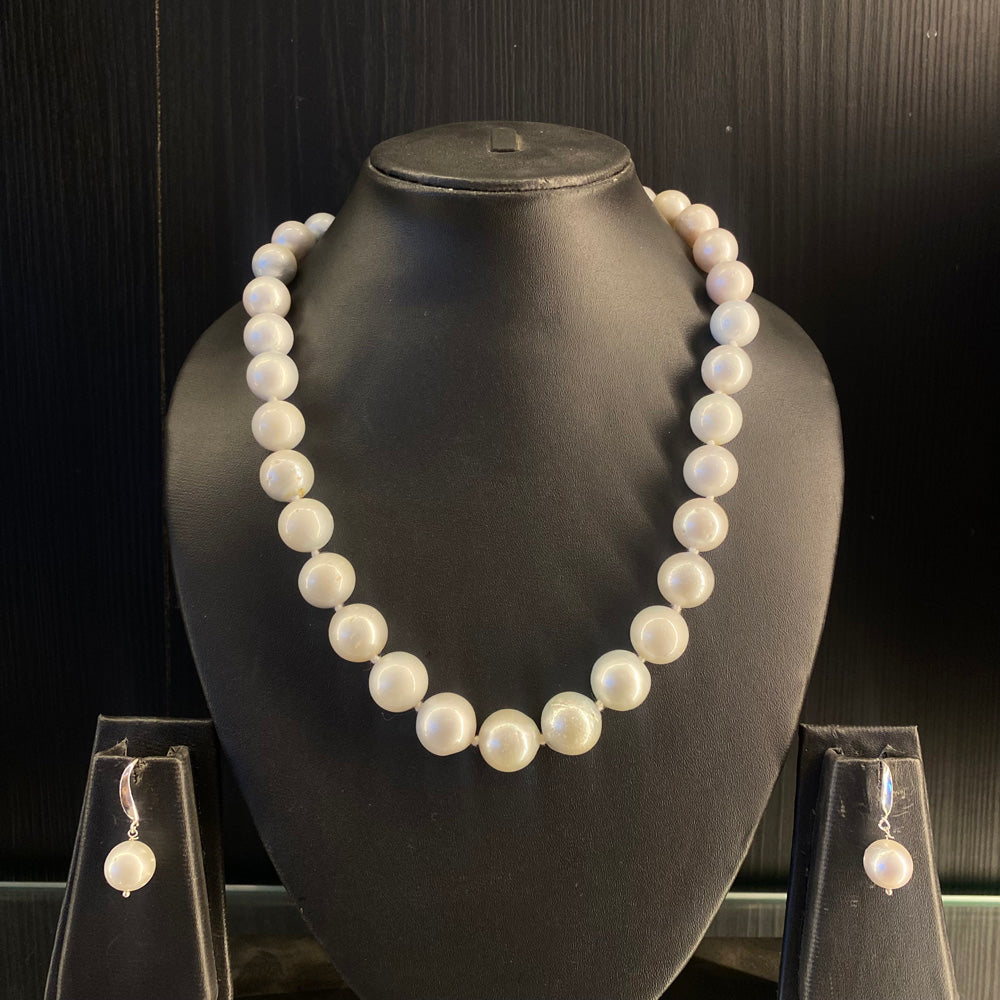 Gathi – silver necklace with pearls – My Motifs