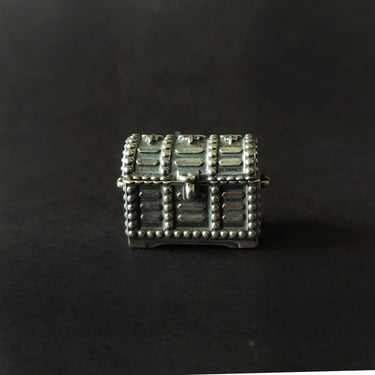 Motifs Antique Silver Trinket Box – handcrafted 92.5 sterling silver trinket box by My Motifs