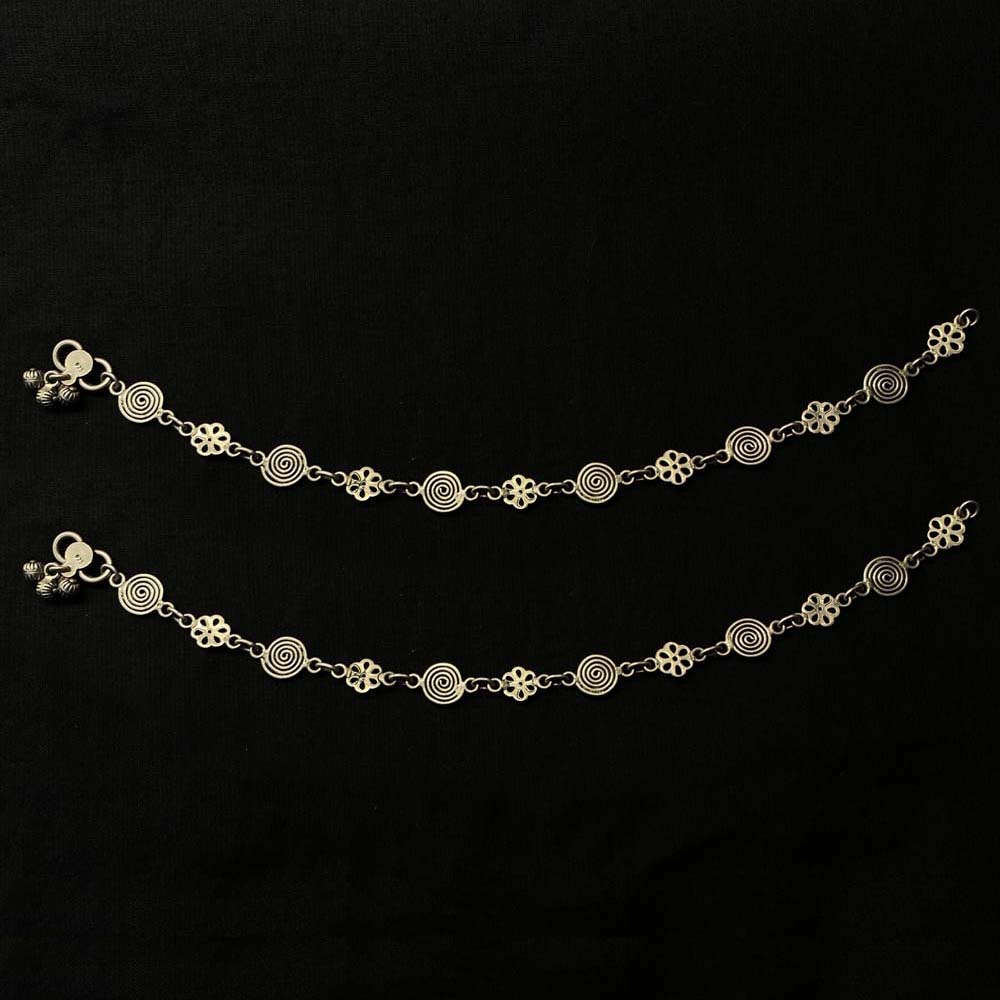 Layah – silver anklet with floral motifs and ghungroo details – My Motifs