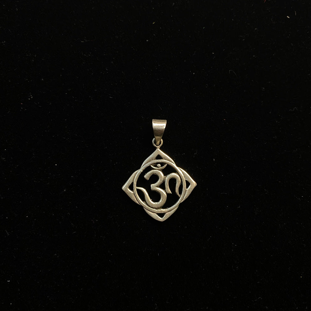 Briha – handcrafted 92.5 sterling silver pendant by My Motifs
