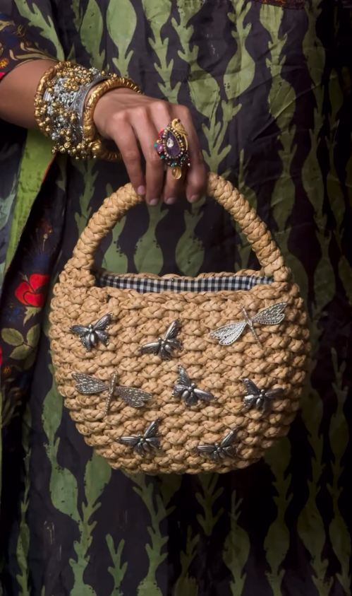 Snesa – handcrafted 92.5 sterling silver purse by My Motifs