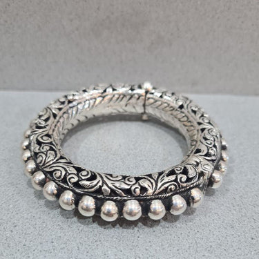 Iviksh – handcrafted 92.5 sterling silver bangle by My Motifs