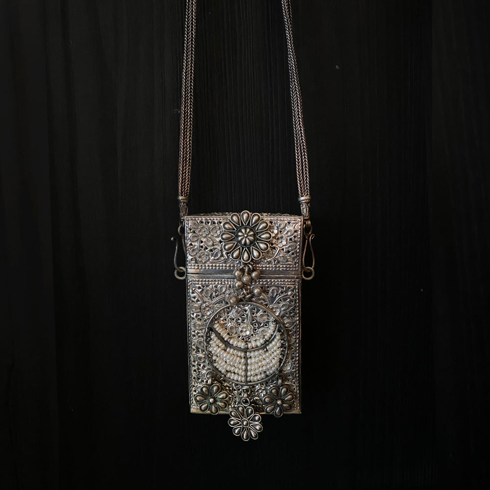 Vanyaa – silver purse – My Motifs