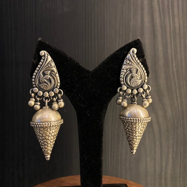 Avir – handcrafted 92.5 sterling silver earrings by My Motifs