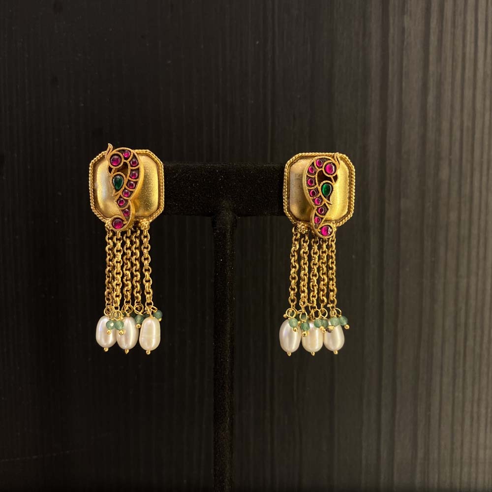 Naviha – gold-tone silver earrings with pearls and peacock motifs – My Motifs