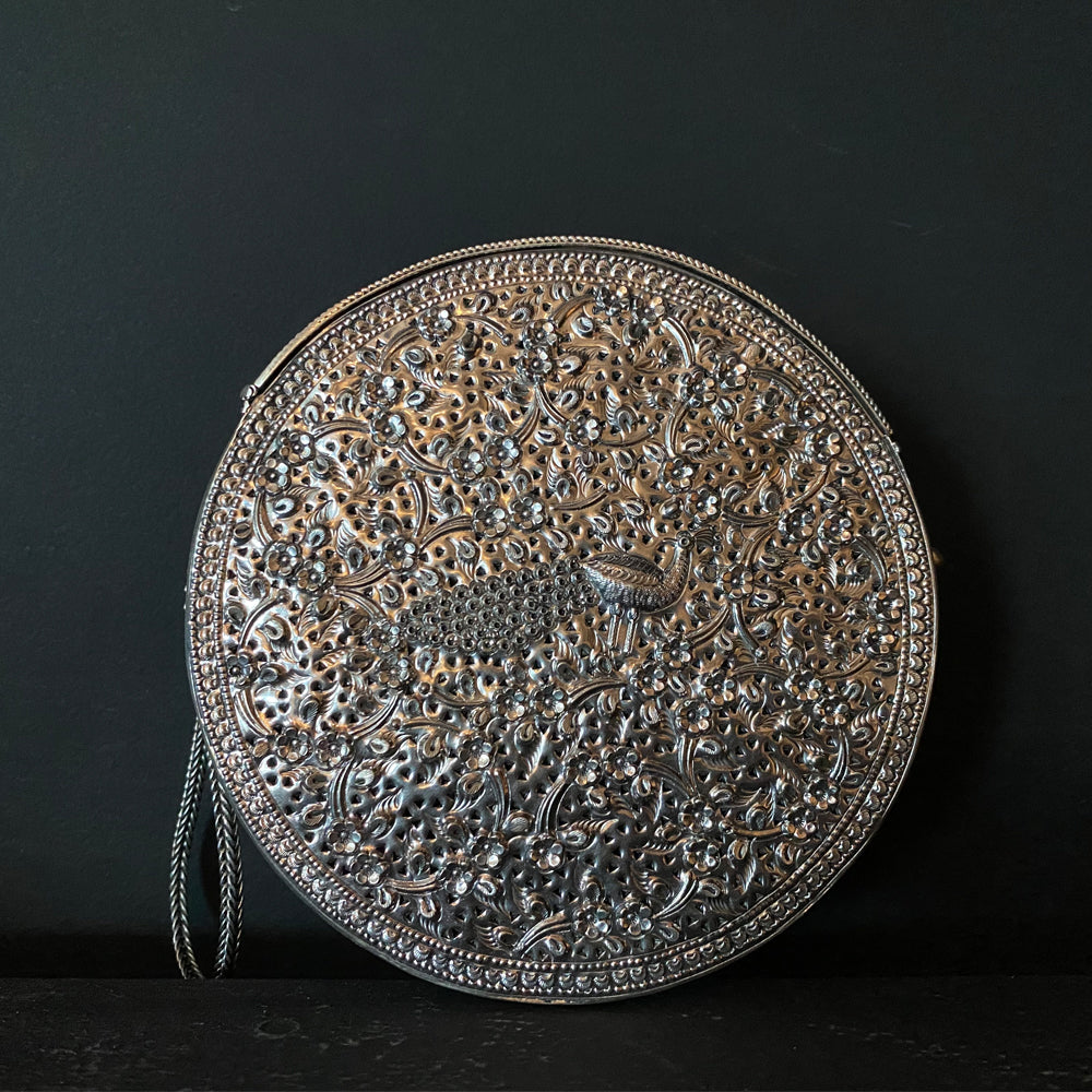 Vartula – silver purse with peacock motifs and floral motifs – My Motifs