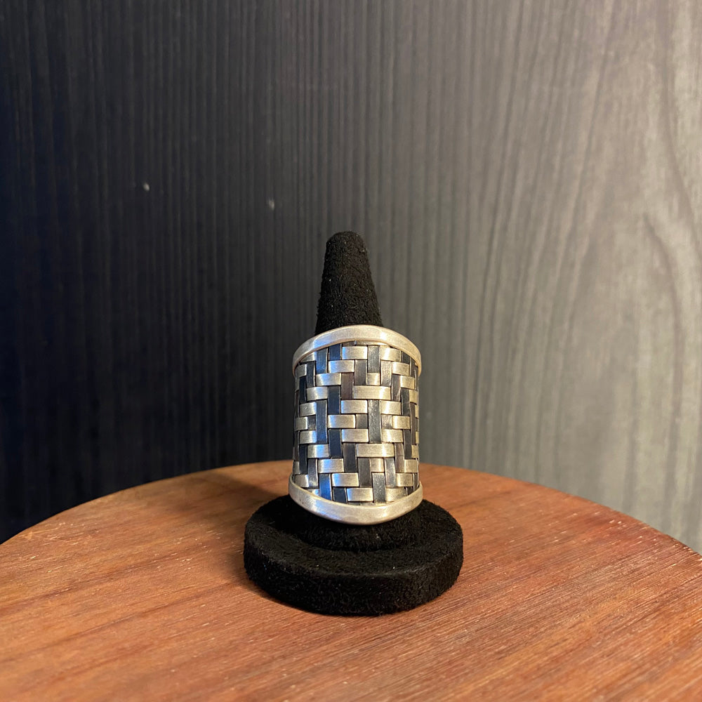 Dyut – handcrafted 92.5 sterling silver ring by My Motifs