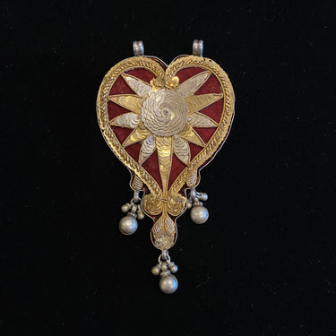 Rinha – handcrafted zardozi and silver brooch by My Motifs