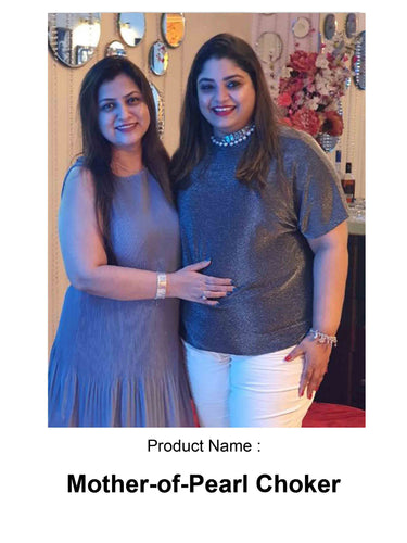 Motifs client wearing the Mother of Pearl silver choker