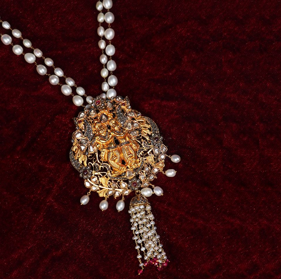 Aira – 22k gold necklace with freshwater pearls and polki – My Motifs