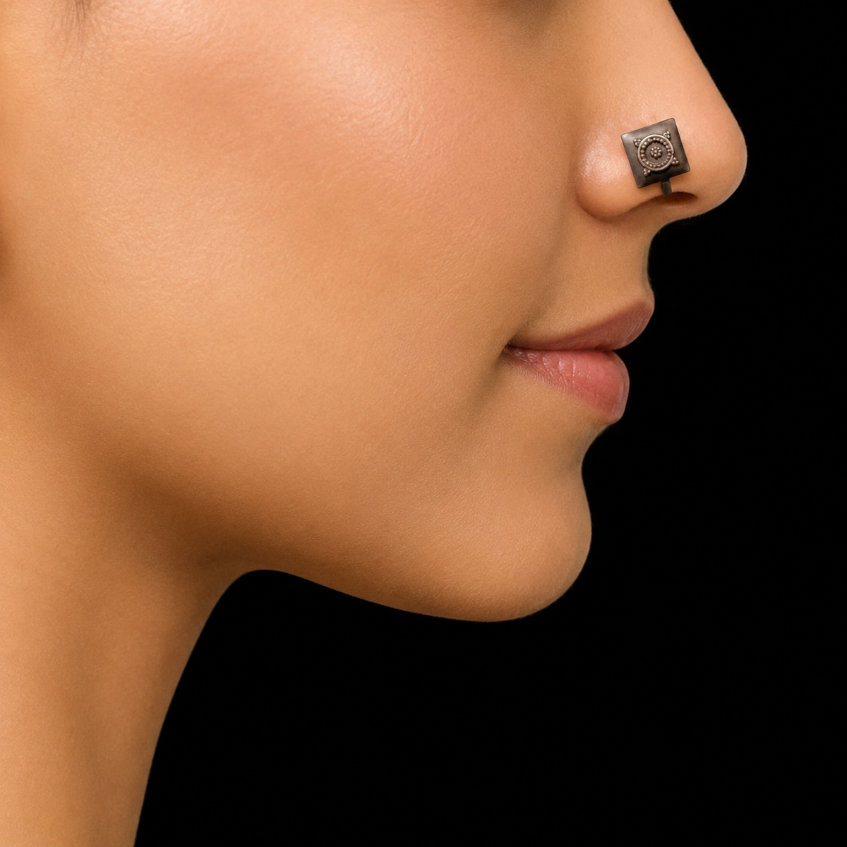 Geometrical Antique Nosepin – handcrafted 92.5 sterling silver nose pin by My Motifs