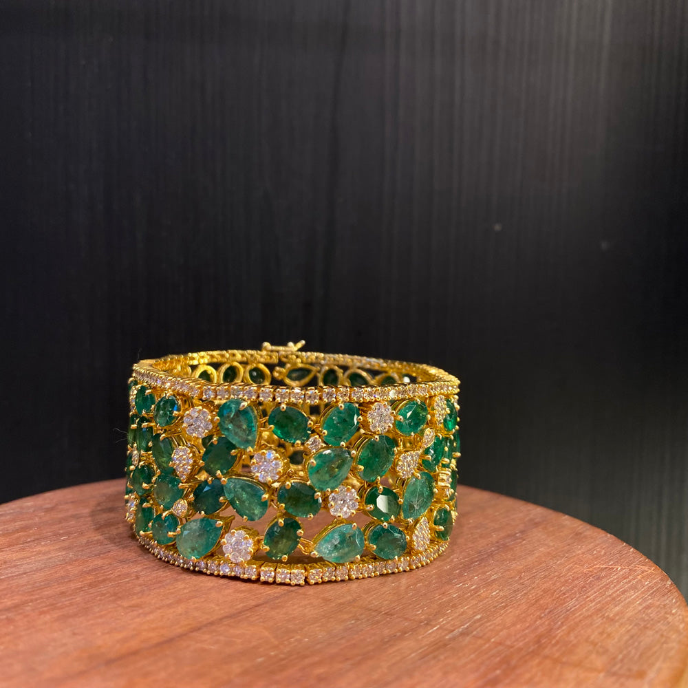 Ajnaa – handcrafted gold bracelet by My Motifs
