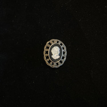 Alida – handcrafted 92.5 sterling silver brooch by My Motifs, view 2