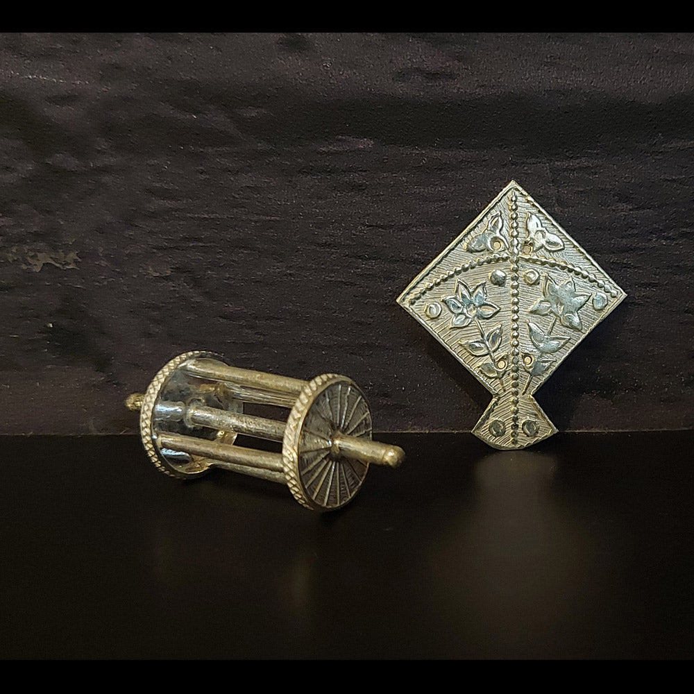 Pure Silver Flying Patang with Charkhi – decorative kite and spool set with engraved floral patterns – My Motifs