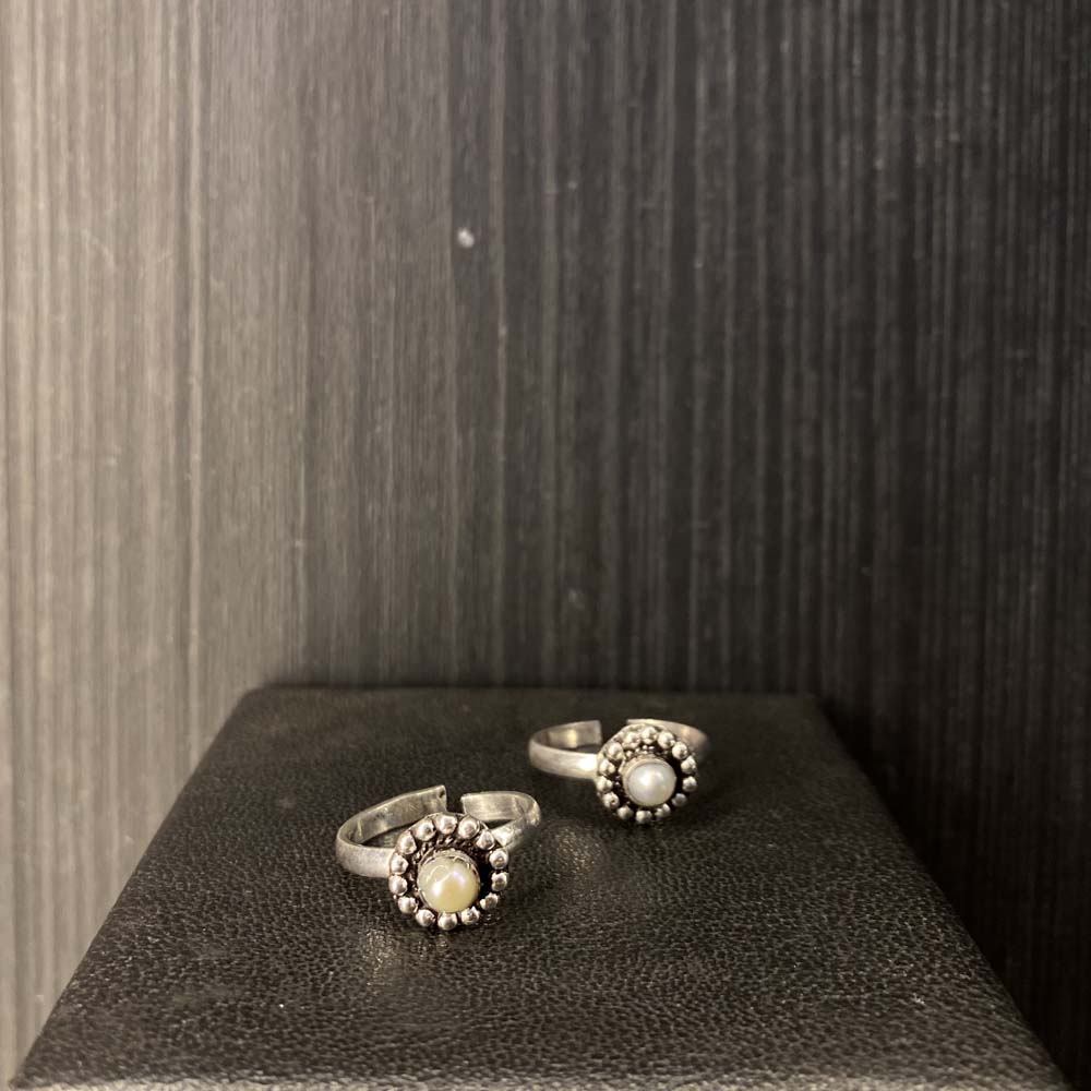Kavn – handcrafted 92.5 sterling silver toe ring by My Motifs