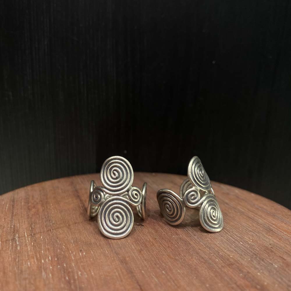 Shai – handcrafted 92.5 sterling silver toe ring by My Motifs