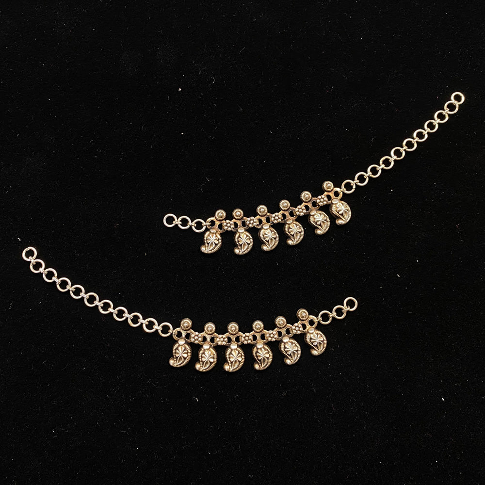 Miha – handcrafted 92.5 sterling silver ear chain by My Motifs
