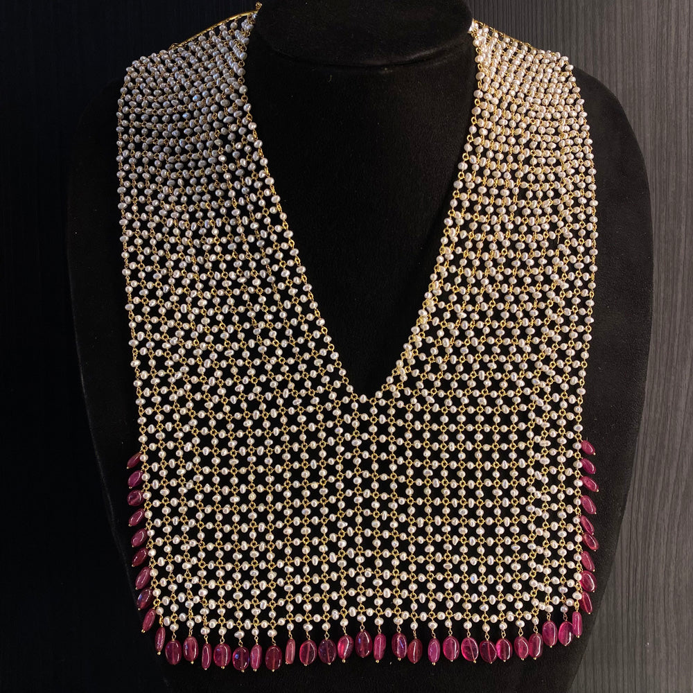 Mukti – gold-tone silver necklace with freshwater pearls and rubies – My Motifs