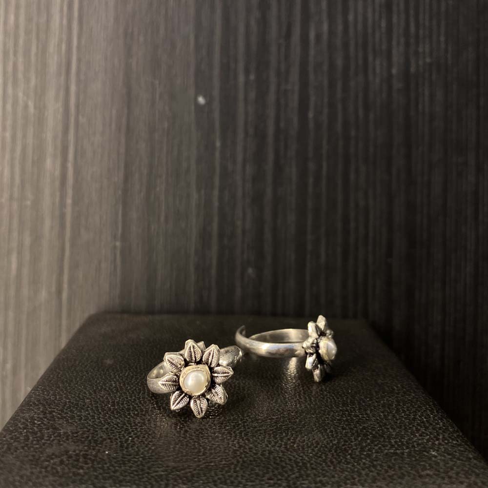 vayud – handcrafted 92.5 sterling silver toe ring by My Motifs