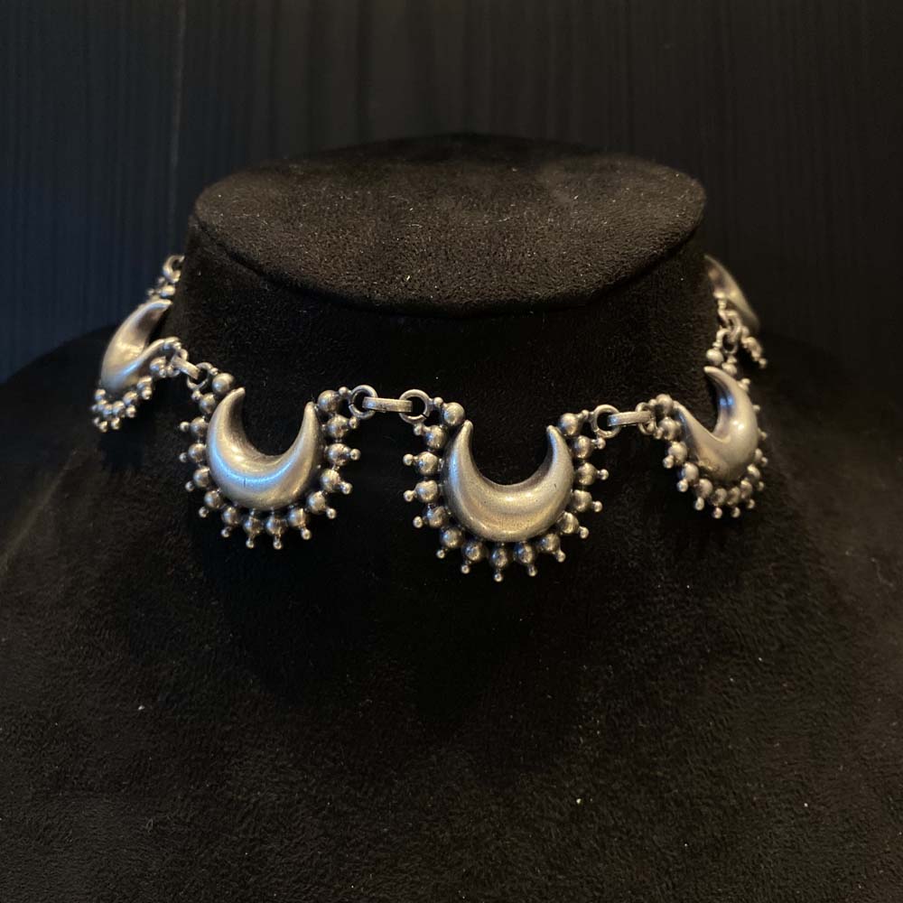 Susthu – silver choker necklace – My Motifs