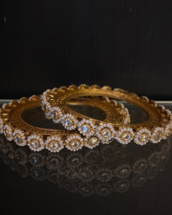 Divi – handcrafted 92.5 sterling silver bangle by My Motifs