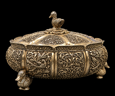 Rajat – handcrafted 92.5 sterling silver box by My Motifs, view 2