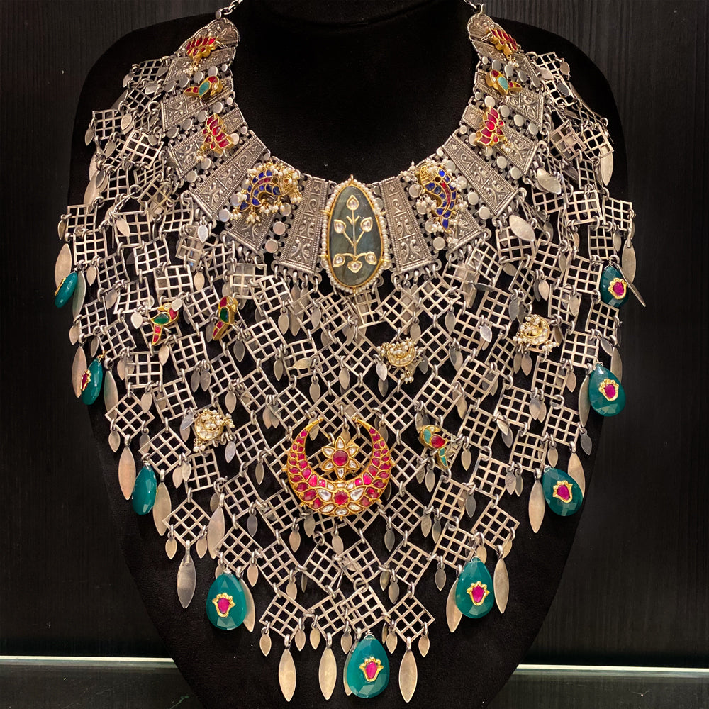 Saraj – dual-tone silver necklace with freshwater pearls and kundan – My Motifs