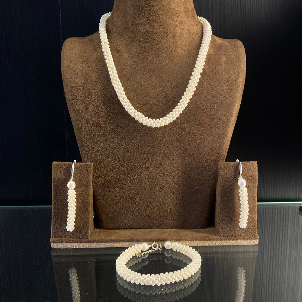 Namit – silver necklace with pearls – My Motifs