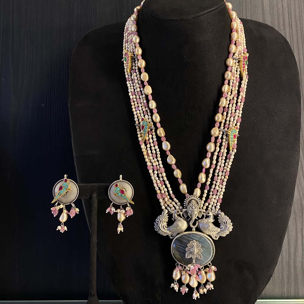 Artha – silver necklace with freshwater pearls and rubies – My Motifs