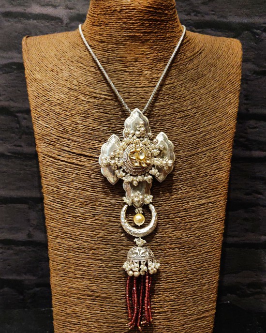 Kundan Pendant Necklace With Semi Precious Stones