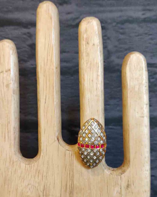 Oval Shaped Ring With Kundan Stones And Pink Stones