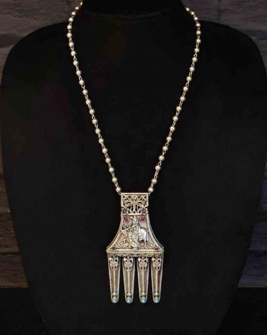 Pearl Necklace With Shri Krishna Pendant