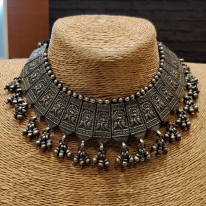 Oxidized Peacock Engraved Choker