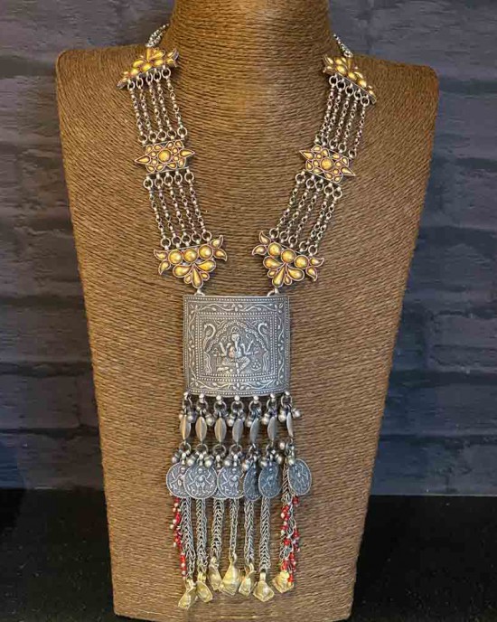 Maximalist Silver Chain Necklace With Silver Tassels