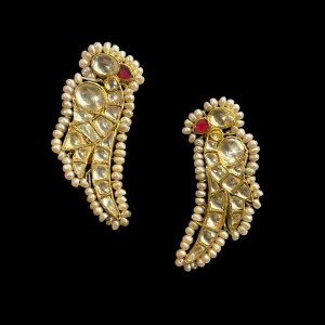 Kundan Ear Cuff With Pearls