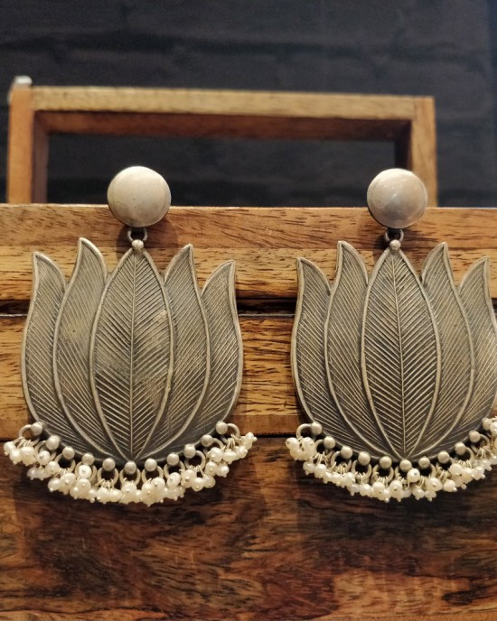 Textured Lotus Pearl Trinket Earrings