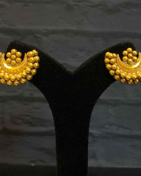 Gold Rava Studs